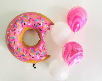 Balões de Rosquinha, Decoração de Rosquinha Rosa, Decoração para Festa "Donut Grow Up", Decoração Doce para Chá de Bebê, Balão de Rosquinha, Decoração para Festa de Rosquinha COL139