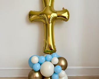 Duża wieża balonowa ze złotym krzyżem, dekoracje na chrzest, dekoracje na komunię świętą, balon ze złotym krzyżem, dekoracje na chrzest, balon religijny