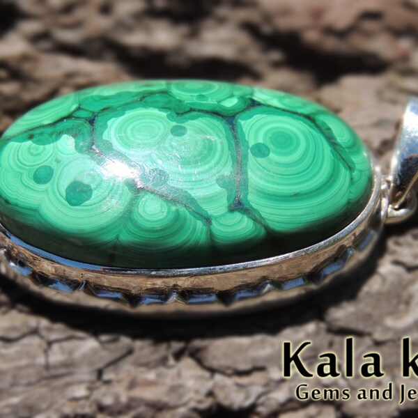 Highly Selected Malachite in Sterling Silver Pendant With Lotus Flower Design