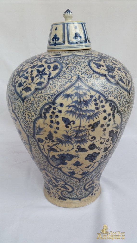 Antique Chinese Blue and White Porcelain Ming Vase With Cover China il 570xN 8r78