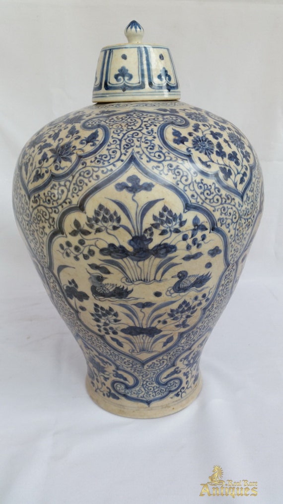Antique Chinese Blue And White Porcelain Ming Vase With Cover Etsy
