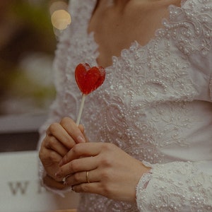 PIRULETAS DE BODAS/EVENTOS para obsequios y fiestas. Hacemos sabores, colores y etiquetas personalizados. Dulces de corazón orgánicos, veganos.