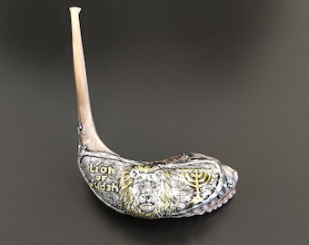 Ram Shofar Lion of Judah. 3D Relief silver plated. Gold finish. Hand painted. Lacquer protected