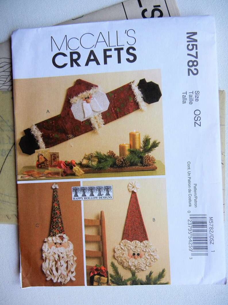 Santa Wall and Door Decorations Sewing Pattern McCalls M5782 image 0