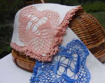 Vintage Linen Handkerchiefs with Crochet Lace Edgings and Crocheted Medallion Insert, Wedding Handkerchiefs, Collectibles