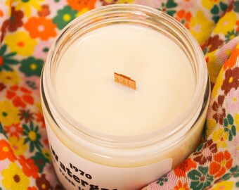 Watergate Wood Wick Scented Soy Candle 7.2 oz / Citrus, Fresh Linen & Peaches (Phthalate Free)