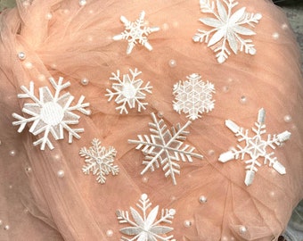 Parches de encaje con copos de nieve en color crema y blanco - Bordado navideño (10/30 piezas)