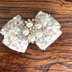 Fiocco con retro piatto, elegante fiocco di perle e strass per scarpe o capelli, accessorio con fiocco bianco di cristallo per artigianato