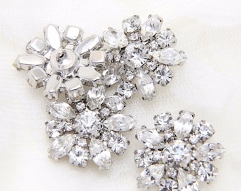 4 piece, Small gold/silver plate rhinestone flower button, Crystal shank button, wedding dress button, flower decoration