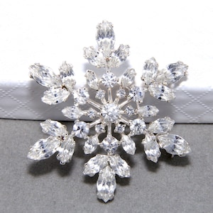 Flat Back Snow Wedding Metal, Snowflake, Christmas Snowflake, Wedding Accessories, Snowflake Rhinestone Crystal Buckle - Nothing at back