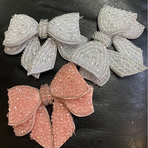 Schwarz Blau Grau Rosa Perlen Schleife Applikation, Kristall Applikation, Strass Kristalle Schleife, Näh Applikation Bild 1