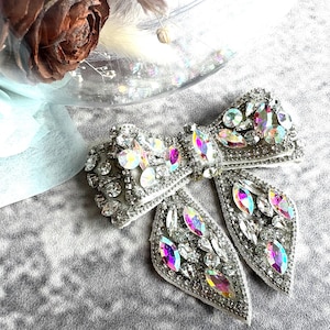 Fiocco di strass Aurora per scarpe, accessori per capelli e borse: dichiarazione di moda scintillante, fiocco di strass per accessori
