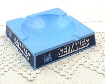 Vintage Mid Century 1960er Jahre französischer blassblauer Melamin Bistro Seitanes Aschenbecher, Gitanes Mais Zigaretten aus Frankreich, 1950er Jahre Bar Bistro Aschenbecher