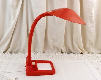 Lámpara de escritorio articulada francesa vintage de los años 80, roja, con bloc de notas, de Alumionor. Iluminación de oficina retro francesa. Iluminación de mercadillo.