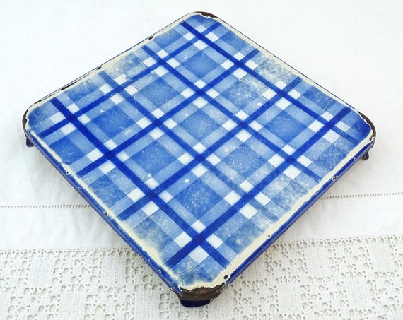Vintage French Square Enamel Metal Kitchen Trivet Blue and White Chequered Pattern, Retro Farmhouse Enamelware Heat Mat Hot Plate France