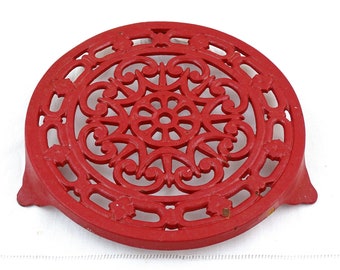 French Vintage Round Bright Red Enameld Cast Metal Kitchen Trivet by Decotec, Retro Country Kitchenware from France, Cooking Heatmat