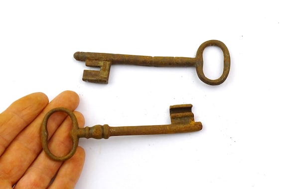 2 Antique French Handmade Rusty Iron Skeleton Keys, Vintage Victorian Metal Lock Accessory from France, Flea Market Brocante Home Decor