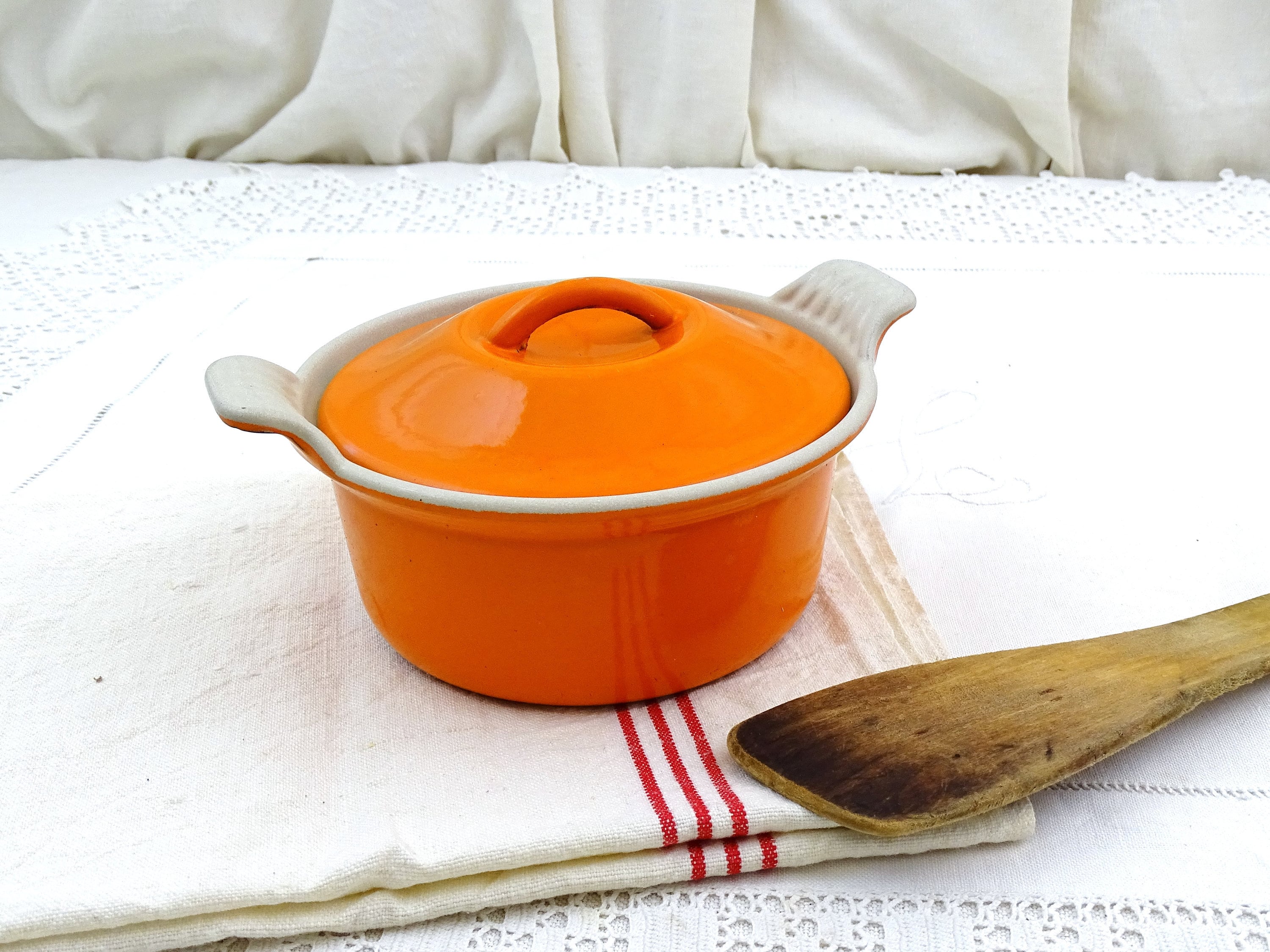 Small Vintage French Le Creuset Orange and White No 14 with Lid, Retro  Enameled Cast Iron Cooking Pot from France, Country Farmhouse Cooking