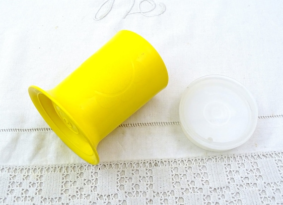 Vintage Bright Yellow Tupperware #1318 - 3 Child's Cup With Straw Lid and Sunflower Design, Retro 1970s Picnic Kid's Drinking Tumbler France