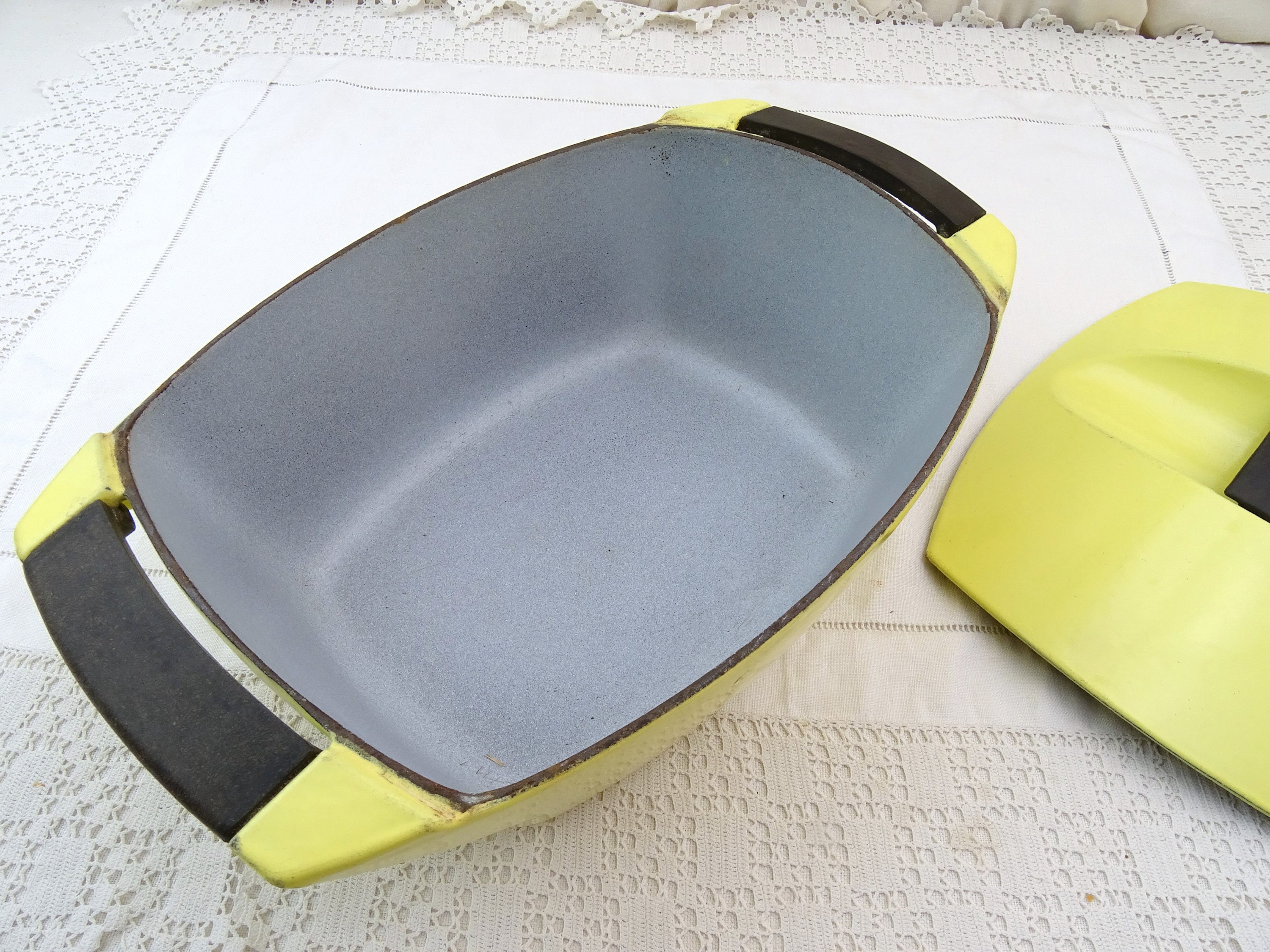 Vintage Yellow Enamel Cast Iron Pan – Loved Homestead