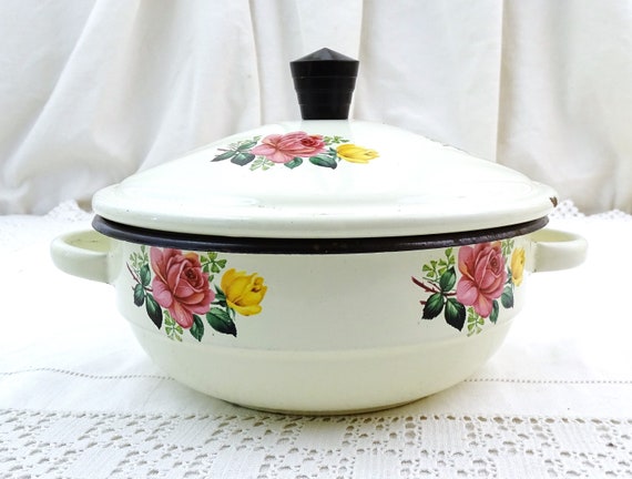 Small French Vintage Porcelain Enamel Cooking Pan with Lid and Rose Pattern, Retro Enamled Pot with 2 Side Handles and Flower Design France