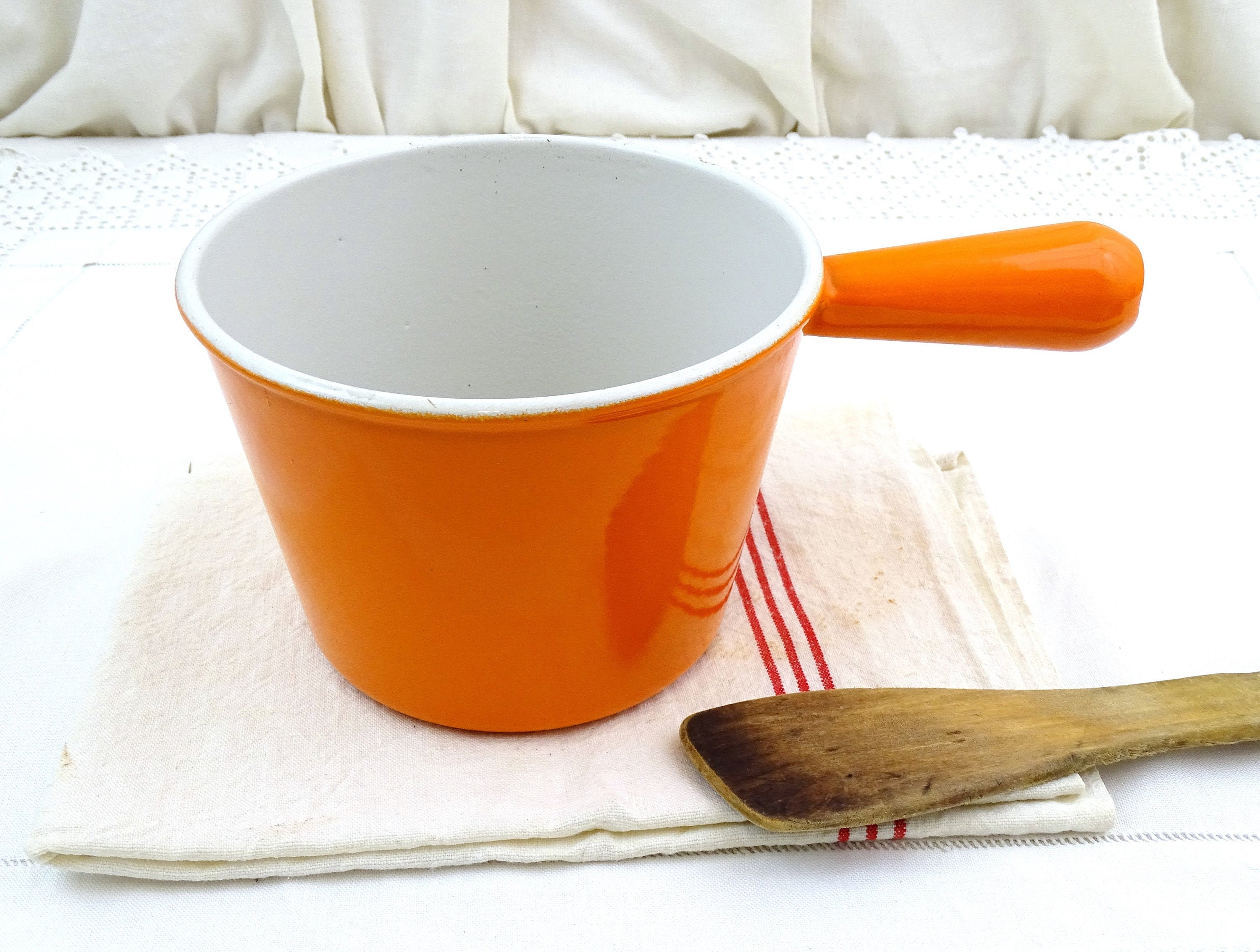 Vintage 1970s French Le Creuset Cast Iron Fondue Pan in Bright Orange White Enamel, Retro 70s Cooking Pot France, Kitchen Decor