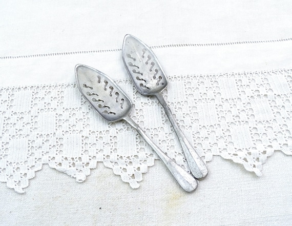 1 French Antique Metal Absinthe Spoon, Vintage 19th Century Barware from France, Retro Belle Epoque Artist's Bistro Drinking Accessory