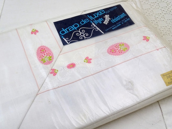 Large Unused Vintage 1970s French Double Bed White Cotton Flat Sheet with Pink Embroidery Around Top Edge, New Old Stock Bedding de Luxe