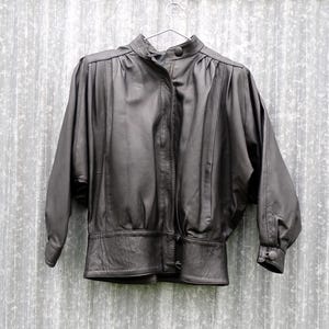 Veste en cuir souple noire des années 80 pour homme vintage avec des chauves-souris et sans col, manteau mode homme rétro des années 80 Duran Duran Style Europe