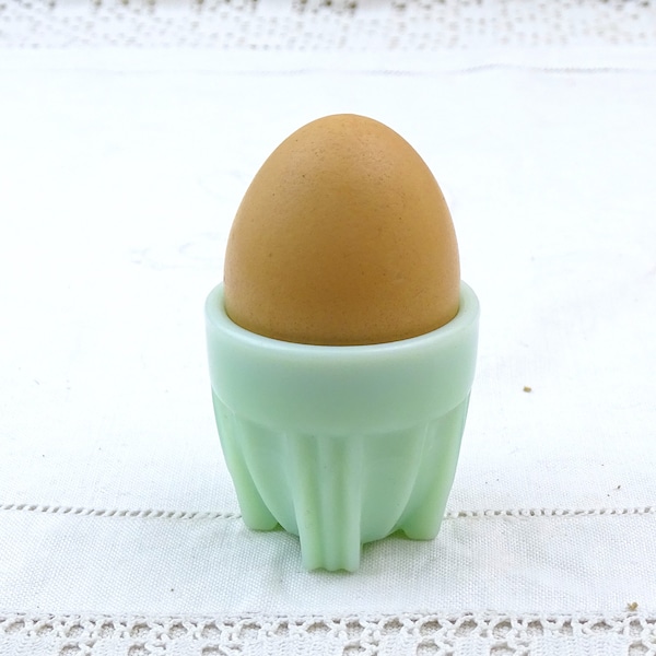 Vintage French Art Deco Jadeite Eggcup, Retro 1930s Mint Green Opaline Glass Egg Cup from France, Old Milk Glass Breakfast Table Accessory