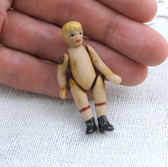 Antique Bisque China Articulated Miniature Doll 4.5 cm (1.77 in), Jointed Ceramic Dollhouse Figure with Painted Face, Tiny Collectible