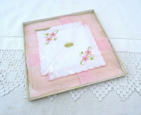 3 Vintage 1970s Swiss Tissgar Boxed Unused White and Pink Cotton Pocket Handkerchiefs with Embroidered Flower Pattern, Switerland Pocket