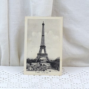 French Unused Antique Black and White Postcard of the Eiffel Tower in Paris, Retro Vintage Vacation Souvenir France