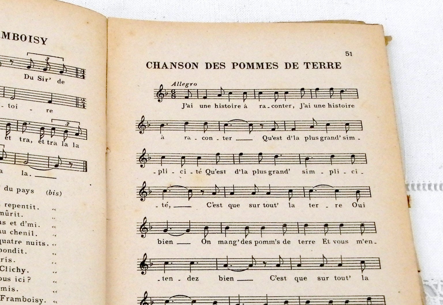 Vintage French Song Book La Cle des Chants 100 Songs lyrics Verse and Music Scores from 1940s