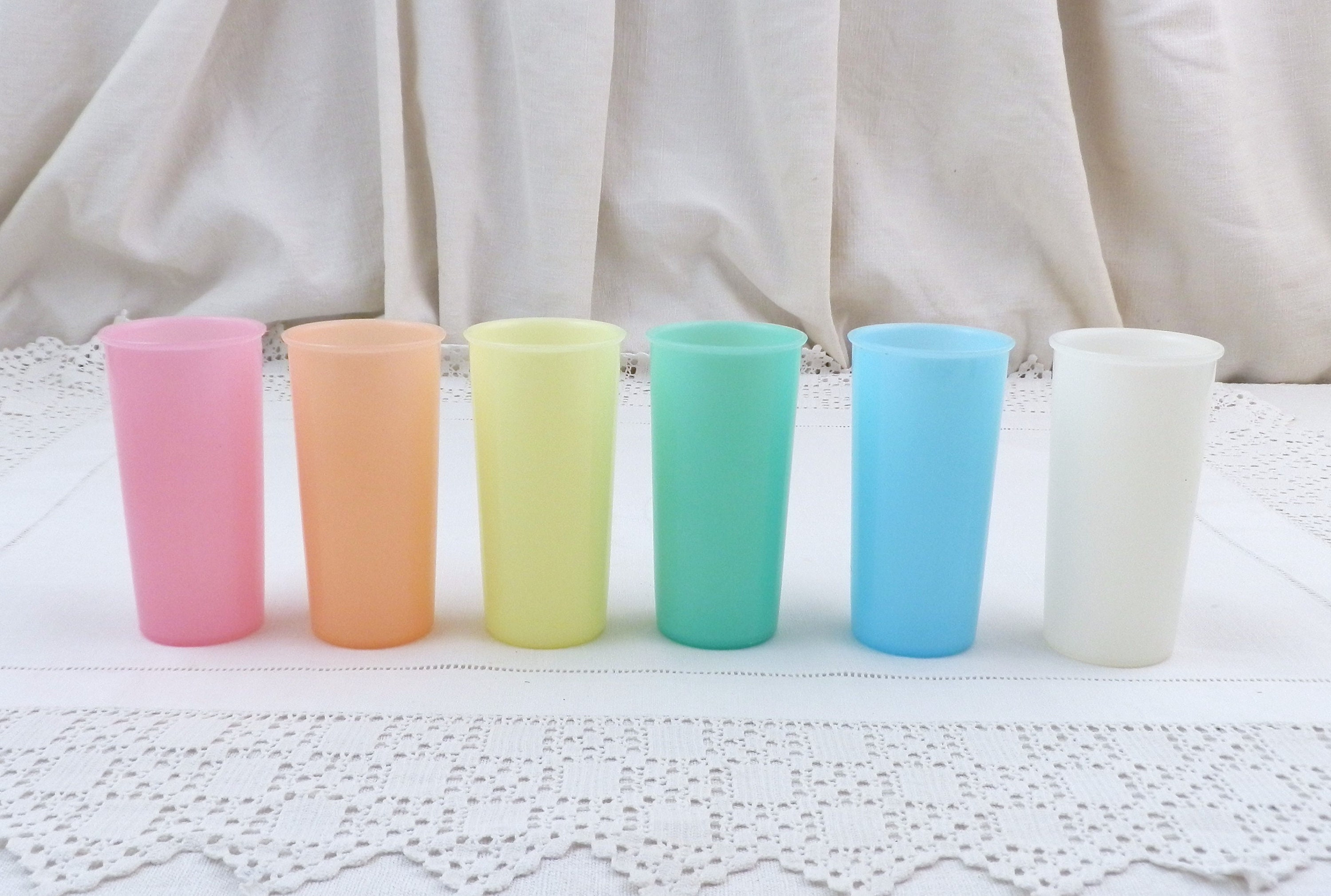 6 Vintage Pastel Colored Tupperware Small Beakers with Lids from the  Millionaire Line, Six Retro Colorful Drinks Tumblers made in France