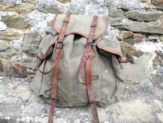Vintage French 1950s Faded Khaki Army Cotton Canvas Backpack with Leather Straps , Retro 50s Camping Rucksack from France, Film Prop
