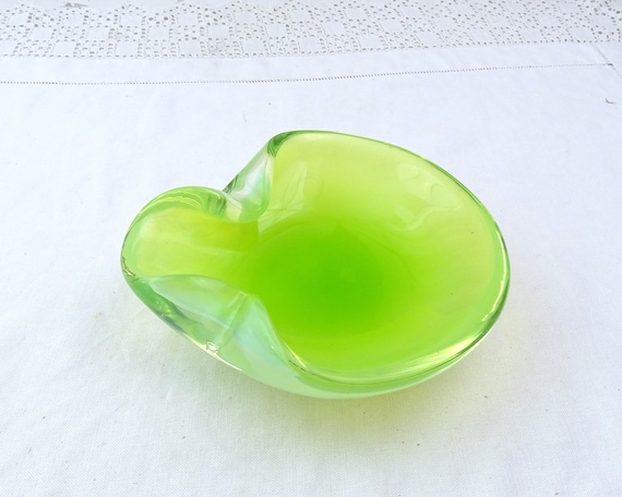 Vintage Italian Mid Century 1950s Murano Glass Trinket Bowl in Lime Green, Retro 1960s Glassware Cigarette Ashtray from Italy Bold Colors
