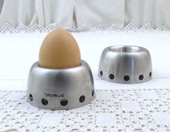 2 Vintage Minimalist Steel Egg Cups by Blomus, Retro 1990s Pair of Breakfast Egg Holder Accessory in Silver Tone Metal with Modern Design