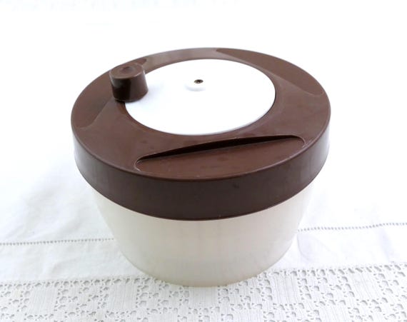 Small Vintage Salad Spinner in Bright Orange by Triumph, Retro Space Saver One Person Lettuce Leaf Hand Rotating Drying Machine from France