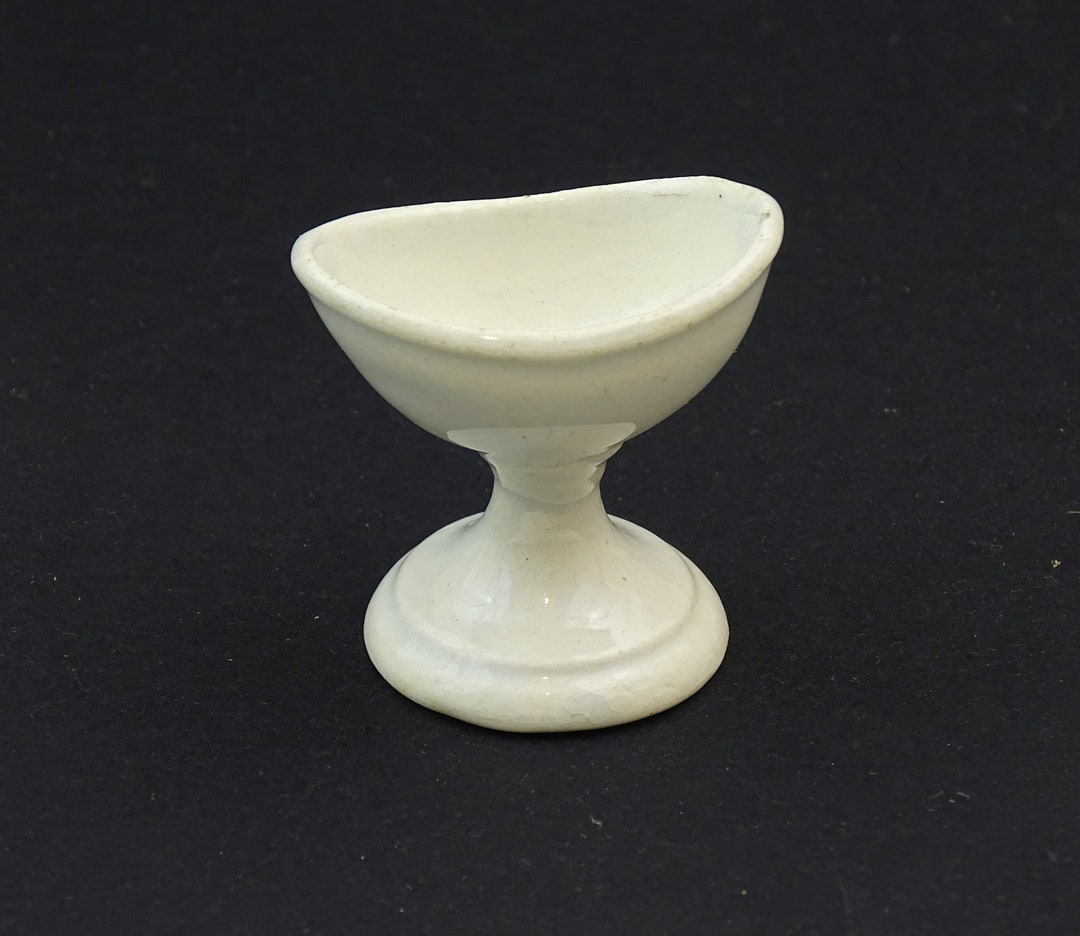 Antique French White Glazed Ceramic Footed Eyebath, Retro Eye Wash Cup