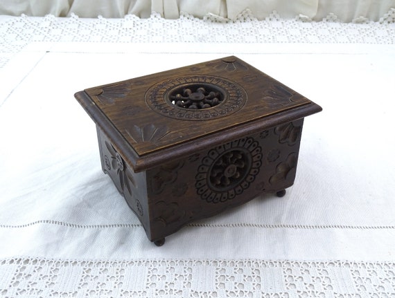 Vintage French Carved Oak Wooden Trinket Box of Breton Style, Small Retro Jewelry Chest Made of Sculpted Wood from Brittany, Country Decor