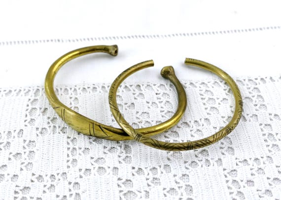 Pair of Vintage Brass Hand Engraved Tribal Bangles, Tuareg Style Metal Fashion, Retro Boho Ethnic Brass Cuffs Bracelets, African Jewelry