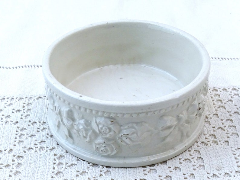 Antique French White Glazed Powder Pot with Classical Cherub Roses and Ribbon Pattern, Vintage Ceramic Bonbonnière Romantic Angels Design image 6