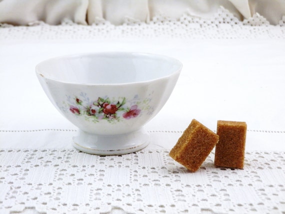 Small French Vintage White Porcelain China Footed Coffee Bowl with Rose Flower Pattern, Retro Fine Bone China Cafe Au Lait Latte Bol France