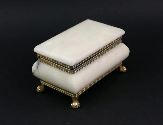 Vintage Italian White Alabaster Stone Jewelry Box with 4 Lions Claw Feet, Retro Hollywood Regency Style Storage Casket, Carved Natural Decor