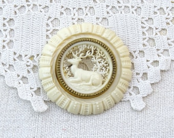 Vintage French White Celluloid Round Brooch with Seated Stag, Retro Forest Themed Jewelry from France in Beige with Brass, Dear Pin Badge