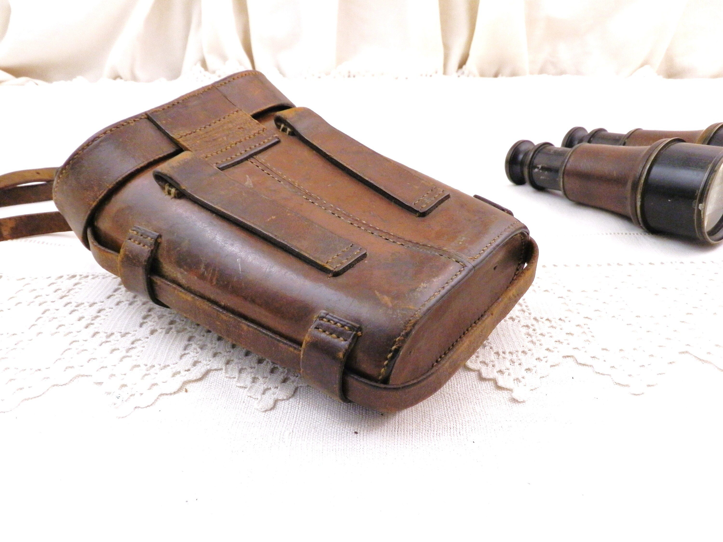 Working Antique 1905 Pair Binoculars with Leather Carrying Case made of