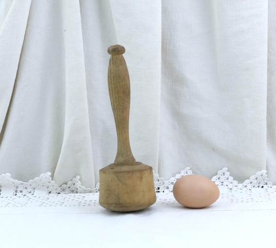 Antique French Turned Wooden Pestle, Retro Masher / Pounder made of Wood from France, Country Farmhouse Kitchen Decor, Cooking Utensil