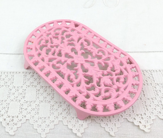 Vintage French Pink Enameled Cast Iron Oval Trivet With Lacey Cut Out Design, Retro Metal Enamel Hot Plate in Hot  Pink, Girly Kitchen