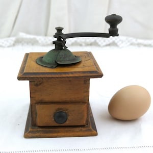 Small Antique French Pepper Corn Grinder made of Wood and Metal, Toy Coffee Grinder from France, Miniature Dolls House Decor